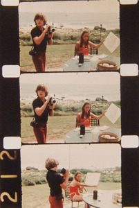 ジョナスメカス_22_John_is_filming_Tina_