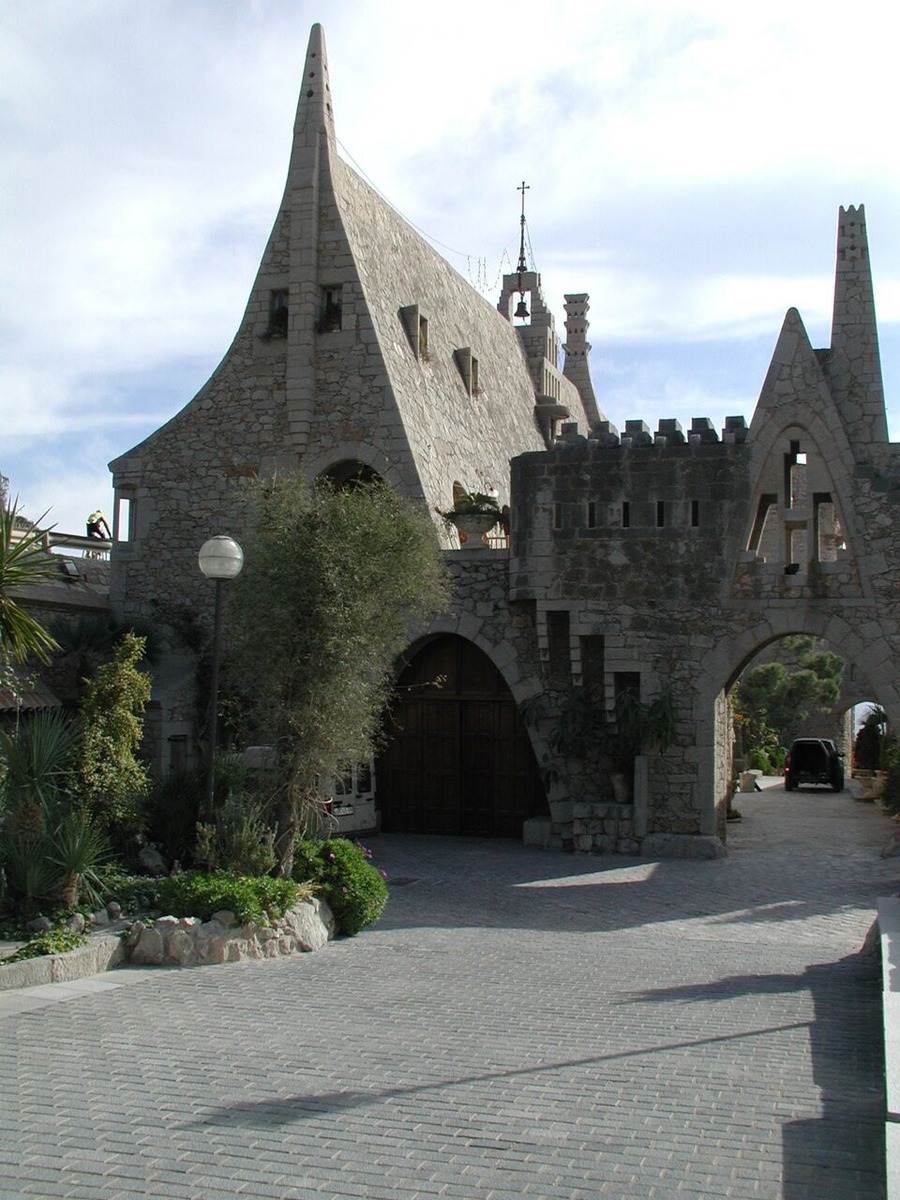 丹下敏明のエッセイ「ガウディの街バルセロナより」その18