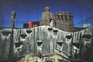 Casa Mila(『ガウディの宇宙』87)