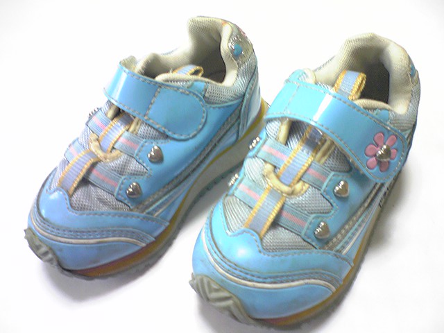 Choop スニーカー 子供 靴 女の子 水色 15cm オークション 在宅 副業