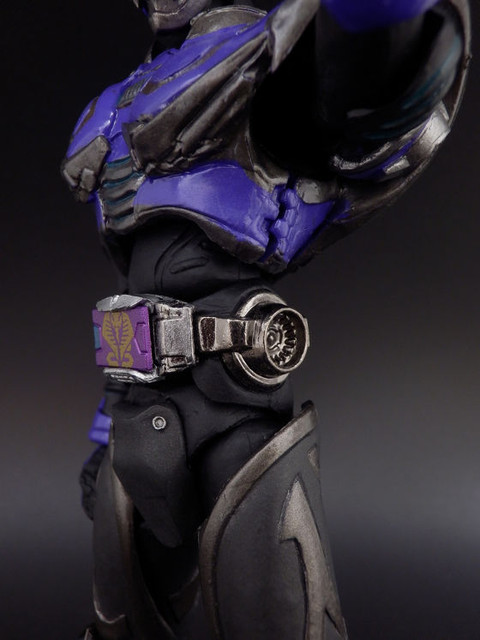 SIC 仮面ライダー　ナイト 王蛇　vol.24 フィギュア　取説あり Amazon.co.jp: TAMASHII NATIONS S.I.C. Vol. 24 仮面ライダー