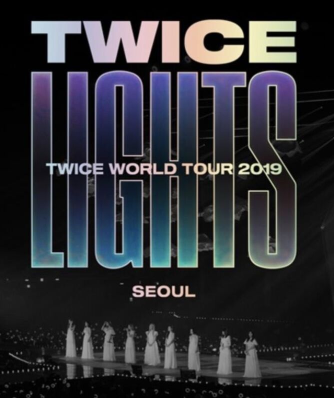 TWICE LIGHTS TWICE WORLD TOUR Blu-rayDVD/ブルーレイ