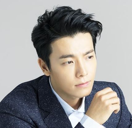 SUPER JUNIORドンへ シウォン 東方神起チャンミン 義警パンフ