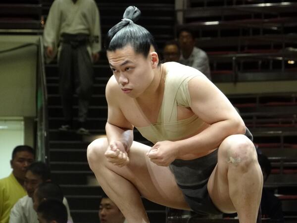 【大相撲春場所】体重61kg、稀代の小兵力士が191cm165kg巨漢力士を破る！