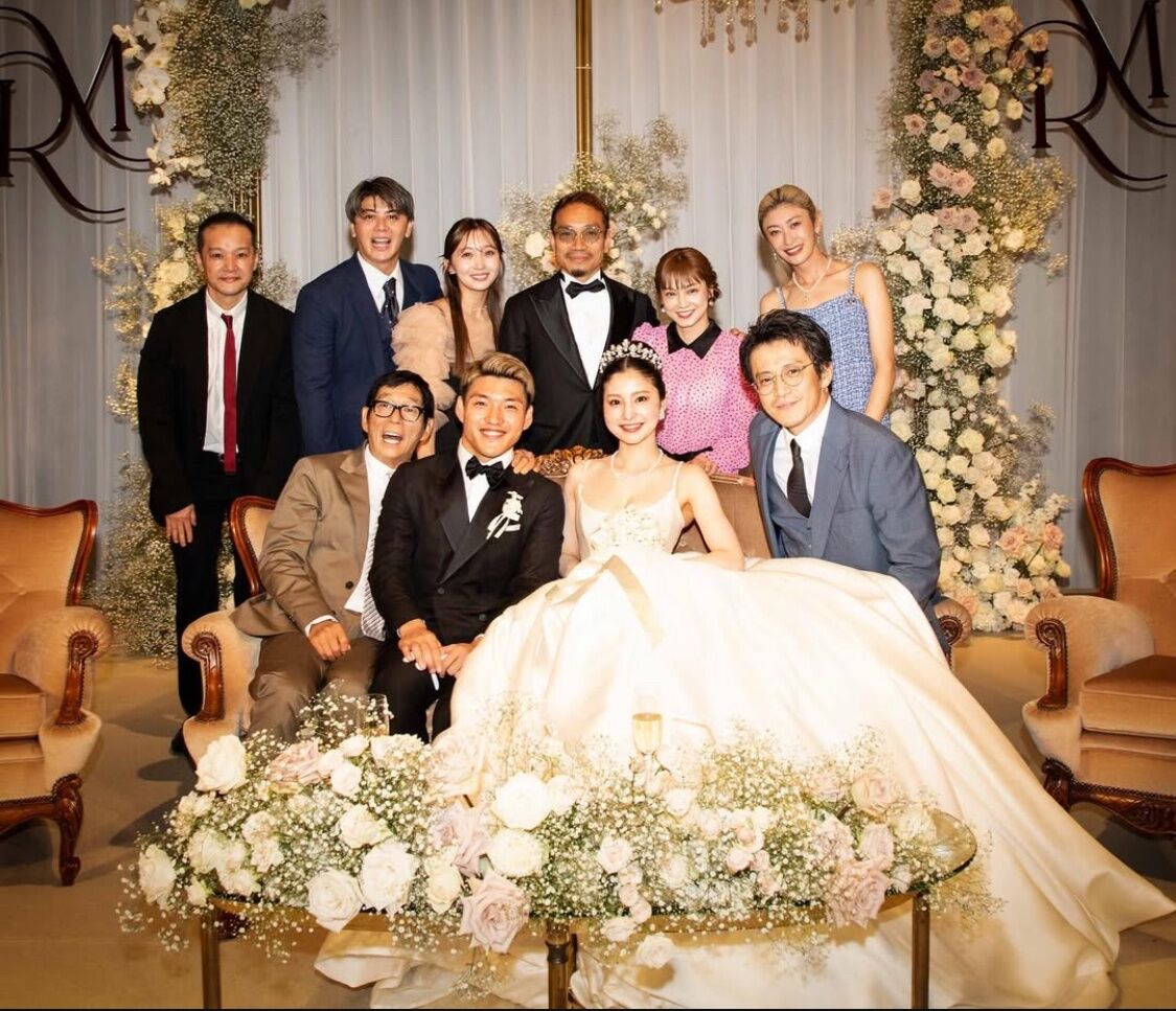 サッカー日本代表・堂安律が報告「感謝です！」明石家さんま、小栗旬まで来た超豪華な披露宴