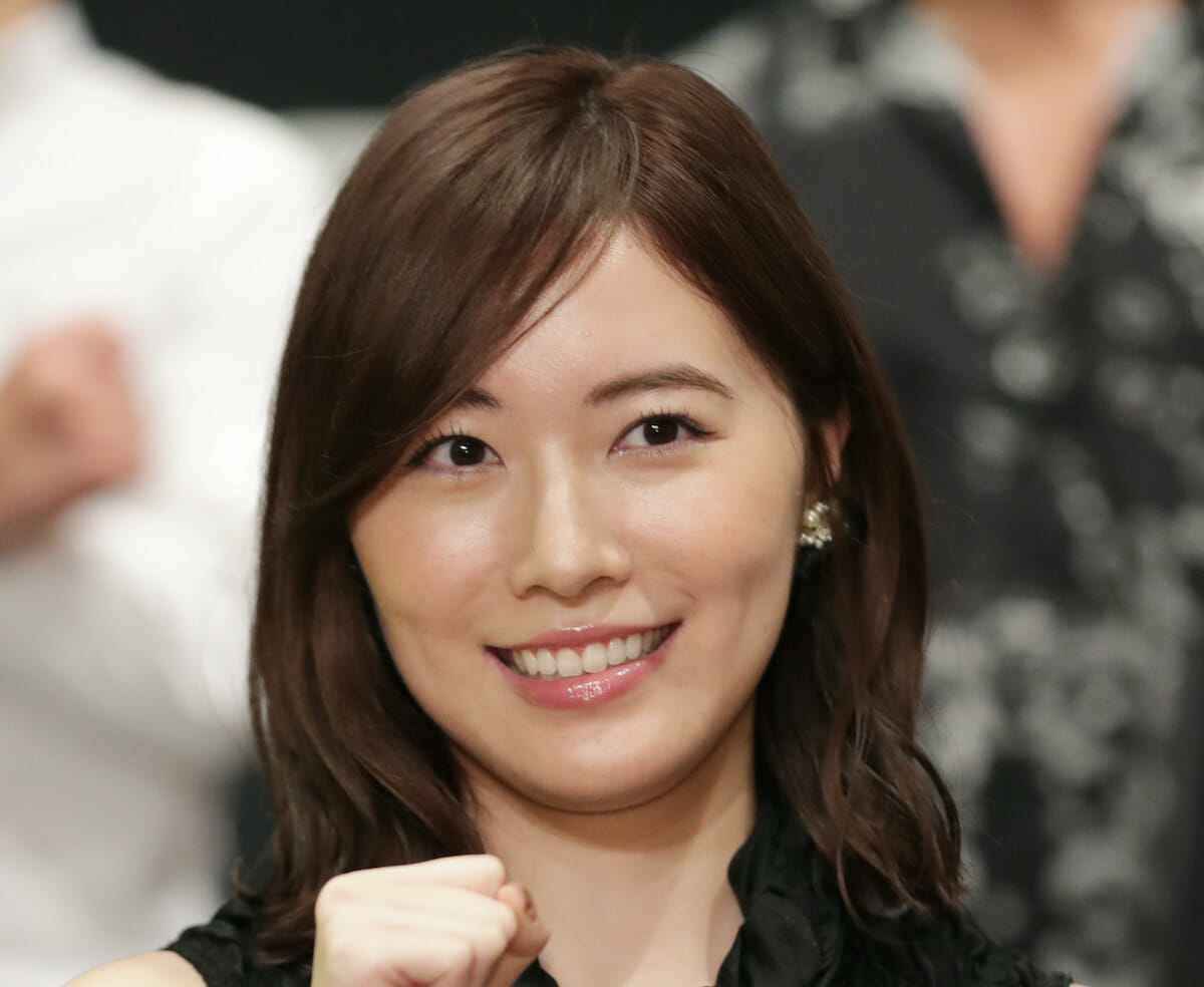 「体張りすぎ？」松井珠理奈バストアップサロンの“胸わしづかみ”写真投稿にもお構いなし！