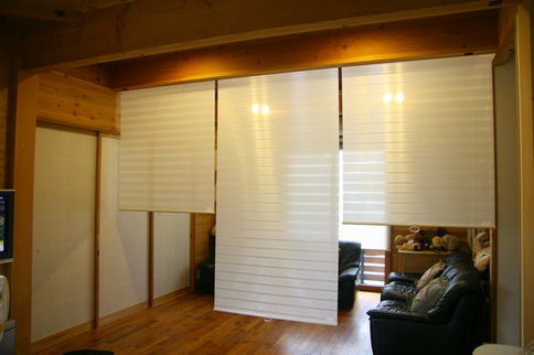 ロールスクリーンを使った間仕切り ワンルーム一工夫