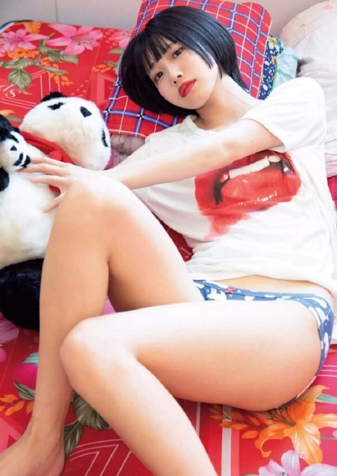 【画像】あのちゃんの胸、意外とエッチｗｗ