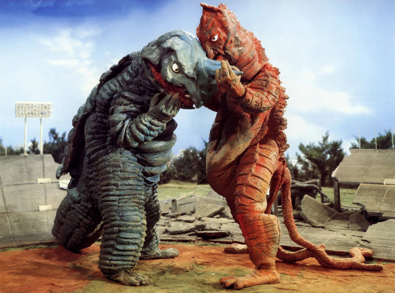 アボラスVSバニラ 競技場破壊シーン : 特撮つれづれの記