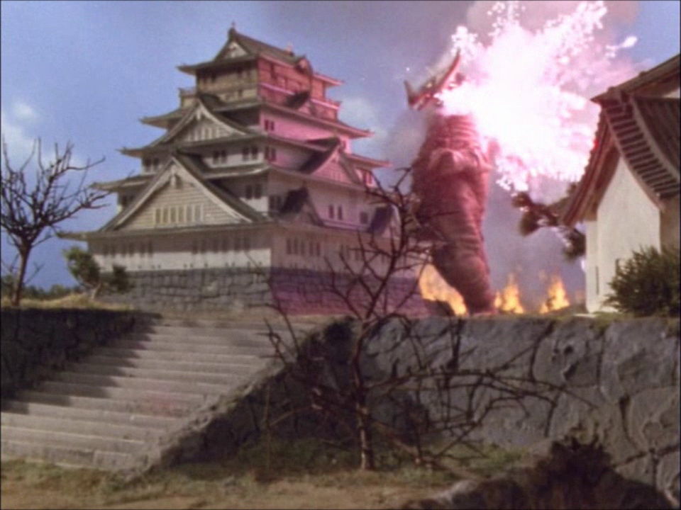 ゴモラ　大阪城破壊シーン（ウルトラマン第27話より）ミニジオラマ ウルトラマン第27話 大阪城破壊シーン : 特撮つれづれの記