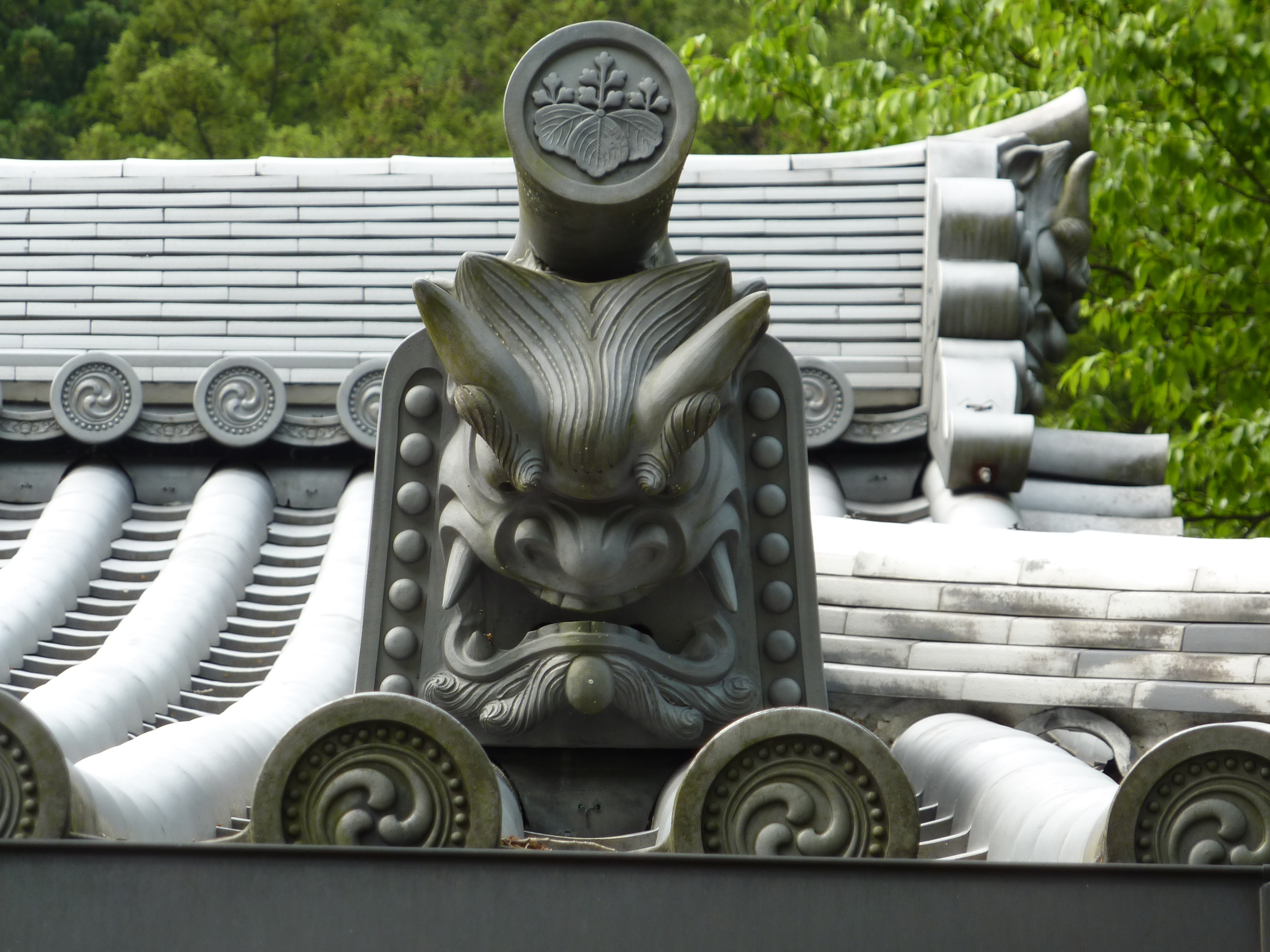 鬼瓦 おにがわら 園庭 オブジェ 置物 屋根瓦 かわら 魔除け 火 鬼瓦 おにがわら 園庭 オブジェ 置物 屋根瓦 かわら 魔除け 火