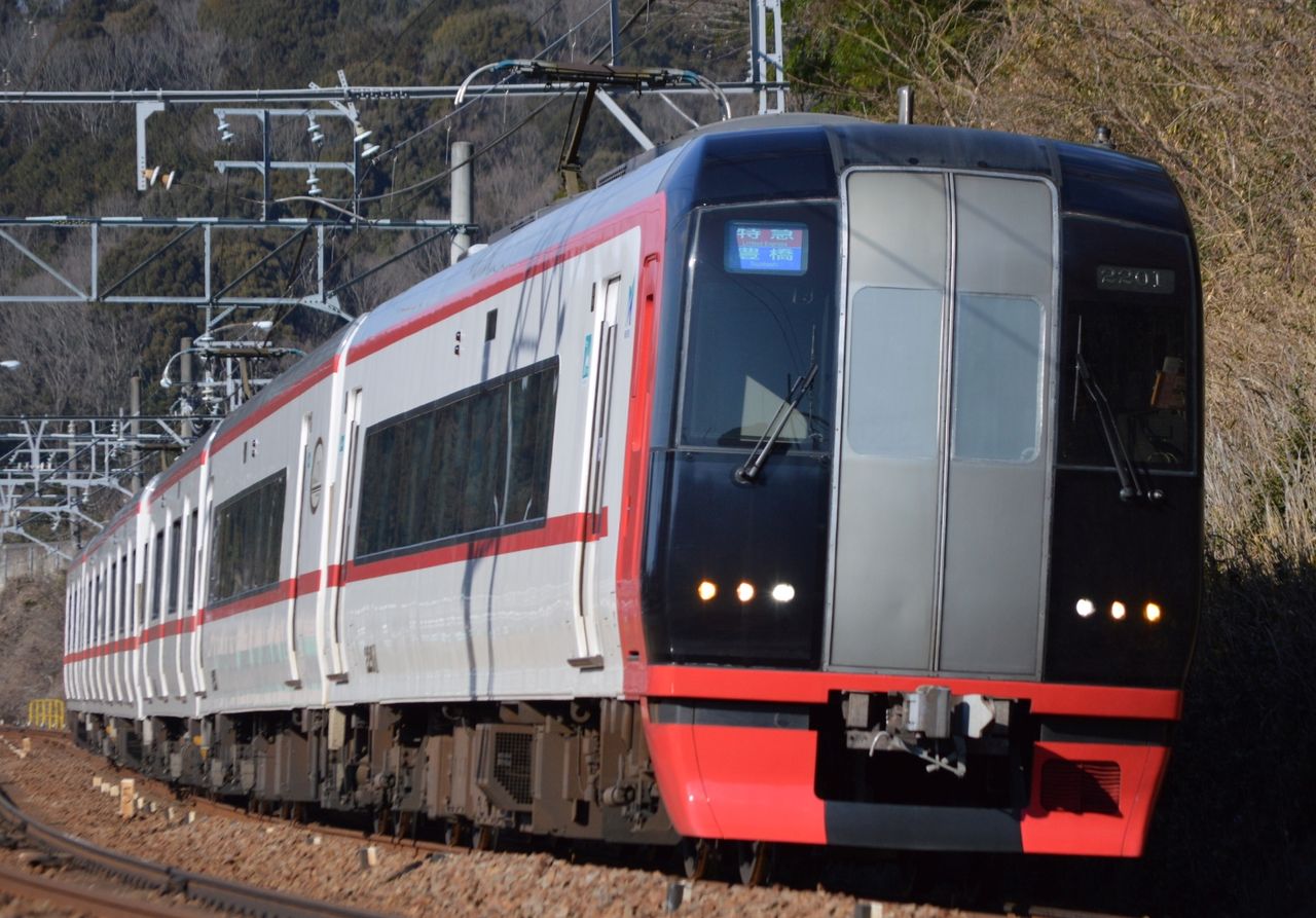 鶴舞線 名鉄・名古屋市営地下鉄鶴舞線撮影 : エルム中央交通