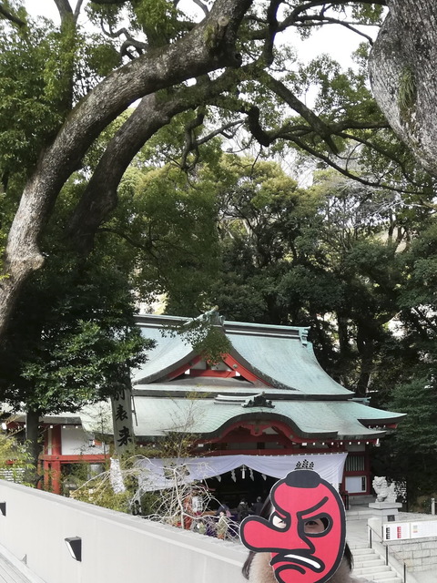 ⑮天狗の面をつけて記念写真