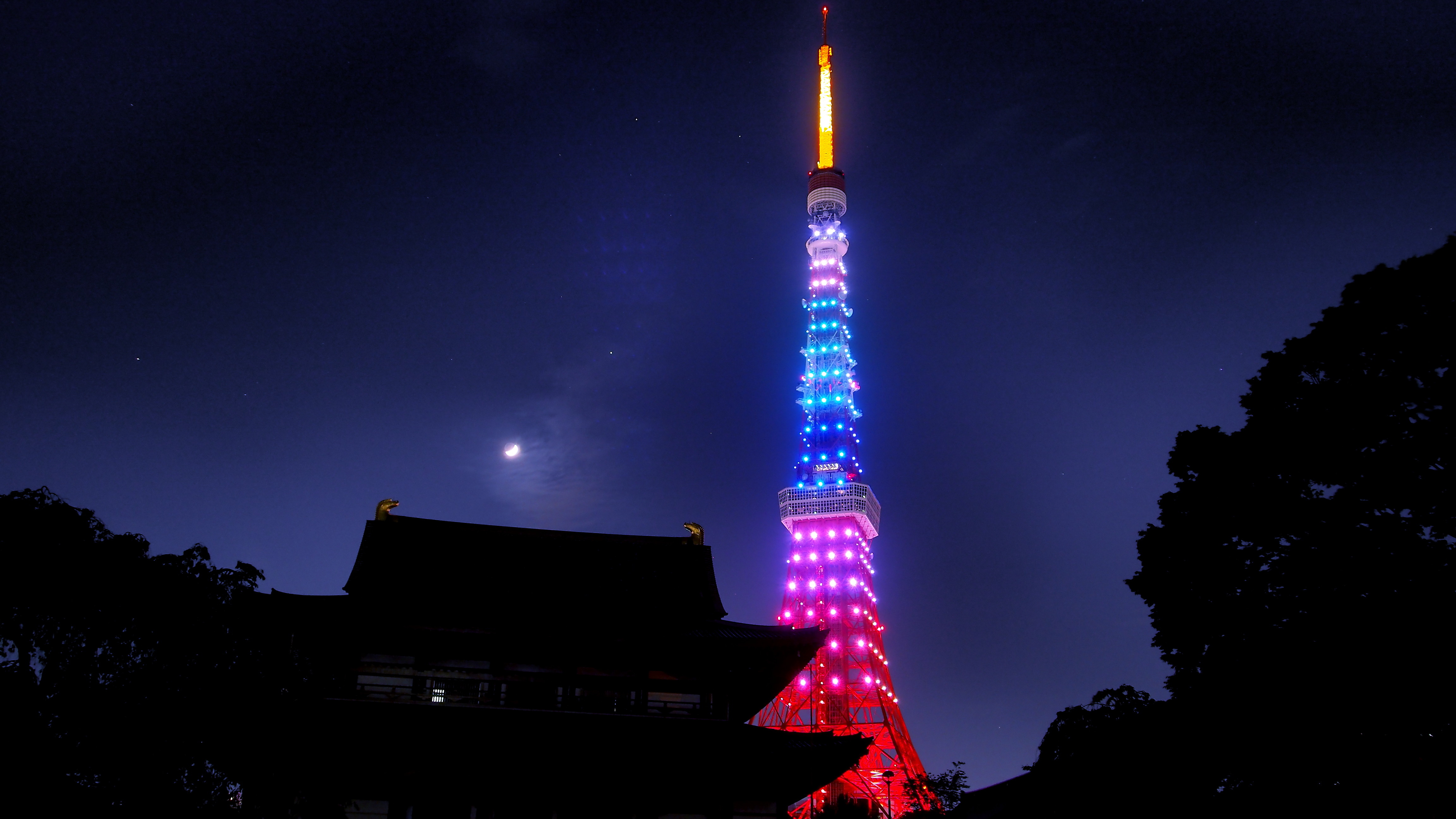 壁紙1 ダイヤモンドレーヴェルカラーにライトアップされた東京タワー Tokyo Nightscape