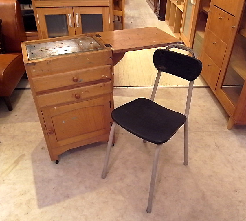 古いホルベインのアトリエキャビネット 古い棚 アトリエワゴン