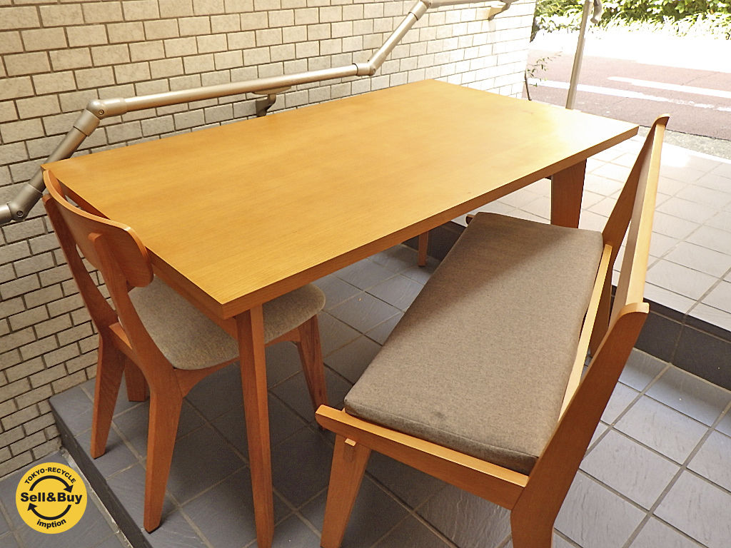 ウニコ Unico Corso ダイニングテーブル ベンチバックレスト ウニコ Fix ダイニングチェア 買い取りしました 自由が丘店 出張買取もお任せ下さい Tokyo Recycle Imption 入荷情報 総合リサイクルショップ アンティーク 買取 販売 レンタル のお店 出張買取専用