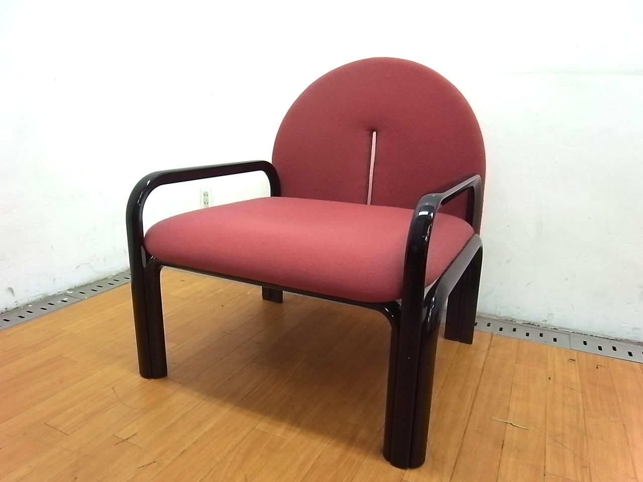 KNOLL GAE AULENTI のラウンジ チェア 【公式通販】