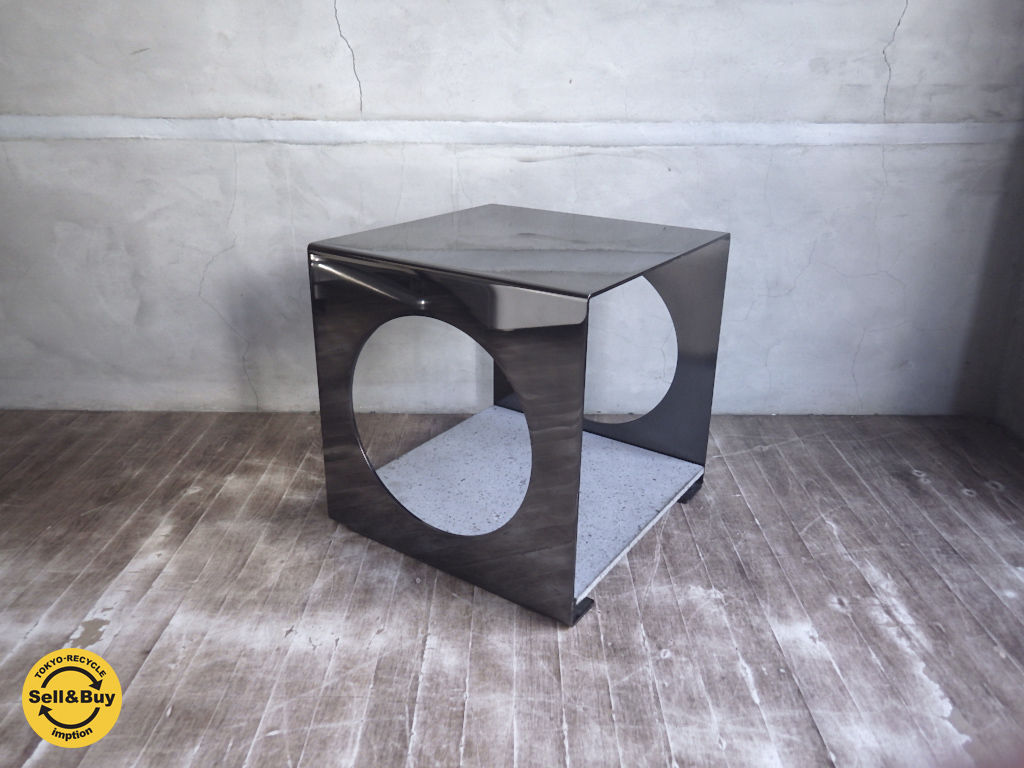 ミノッティ MINOTTI ムンク MUNCH サイドテーブル 溶岩石ベース ミノッティ MINOTTI ムンク MUNCH サイドテーブル 溶岩石ベース