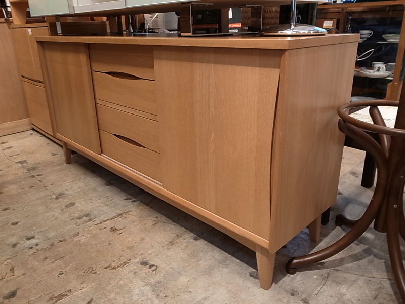 Unico ウニコ シグネ サイドボード オーク材 買取しました 自由が丘店 出張買取もお任せください Tokyo Recycle Imption 入荷情報 総合リサイクルショップ アンティーク 買取 販売 レンタル のお店 出張買取専用ダイヤル 01 987 565