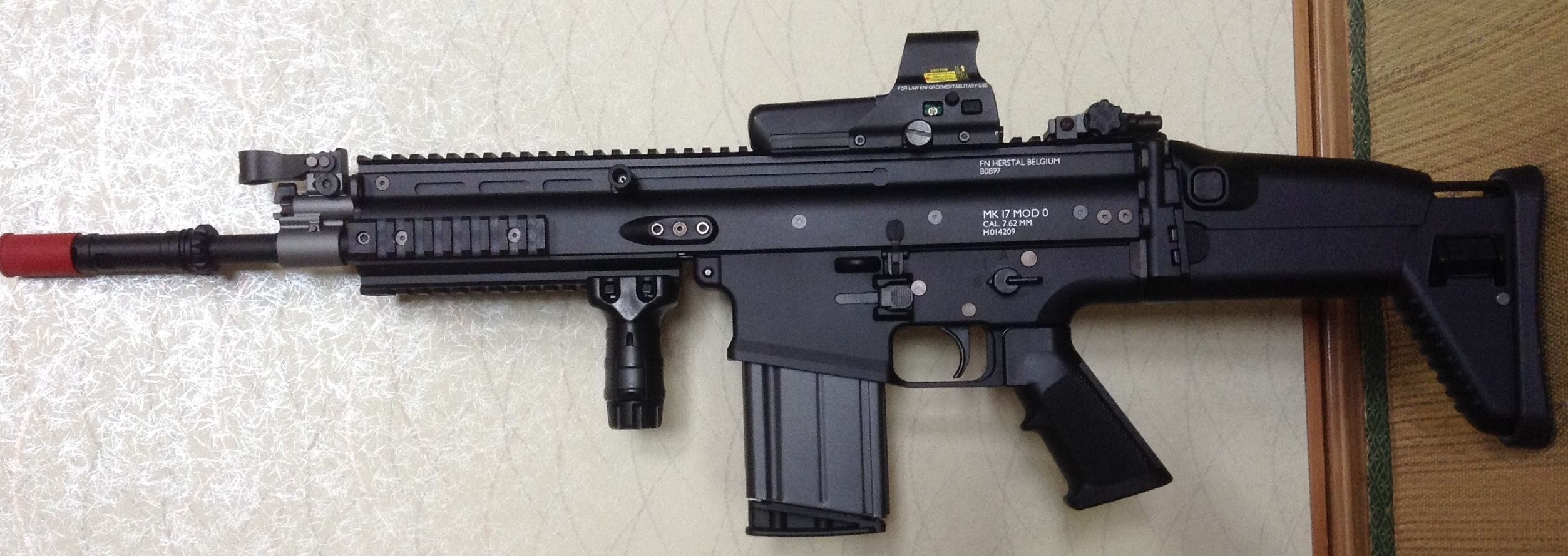 SCAR-H(カスタム済) Aimpoint 光学サイト(レプリカ)付き SCAR-H(カスタム済) Aimpoint 光学サイト(レプリカ)付き SRU SCAR-H