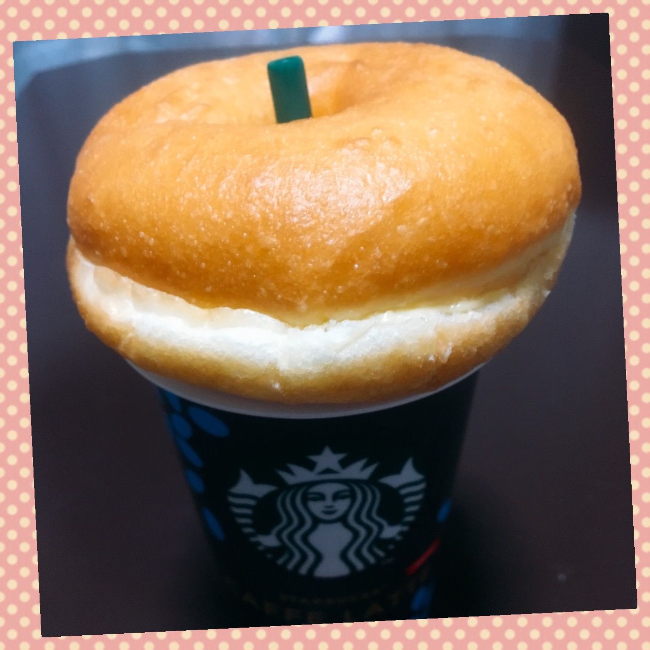 スタバにドーナツを乗せる儀式 東京ももこ スタバにドーナツを乗せる儀式 東京ももこ