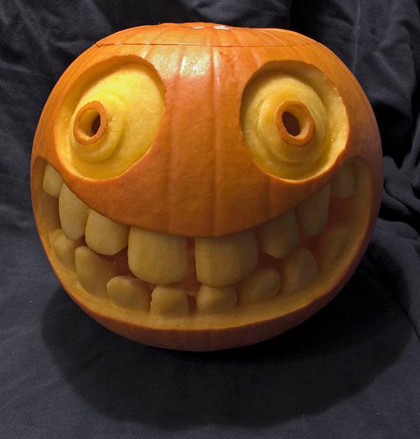 big-smiley-face-with-teeth-pumpkin