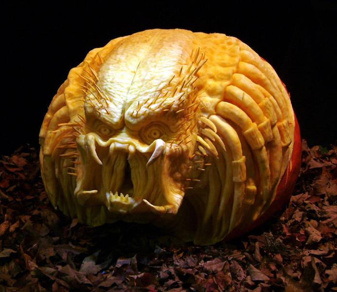 predator-pumpkin-carving