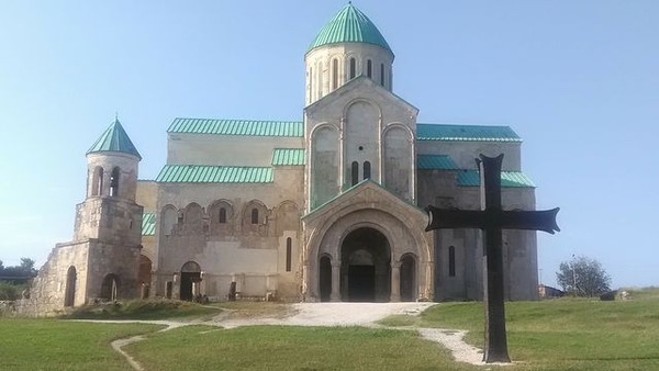 写真4_バクラティ大聖堂