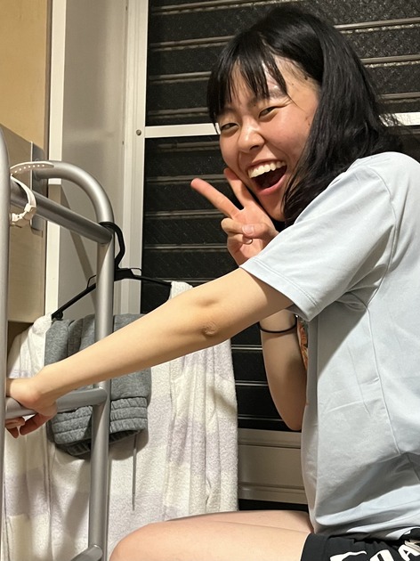 FCD6F944-4998-4B8A-8E08-FBA3C3B31043