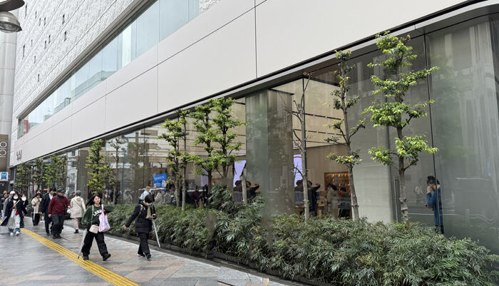 apple新宿700