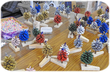 0完成した松ぼっくりツリー380