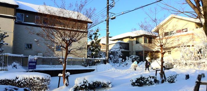 0雪の住宅700