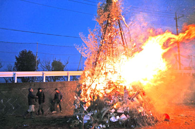 燃えさかるせいの神400
