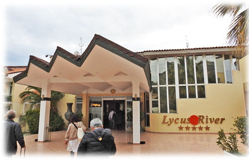 0 4����LYCUS RIVER