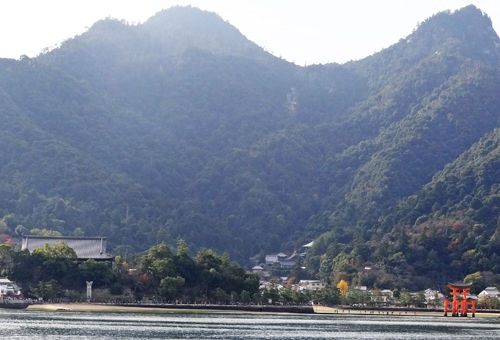 0海上からの宮島_500