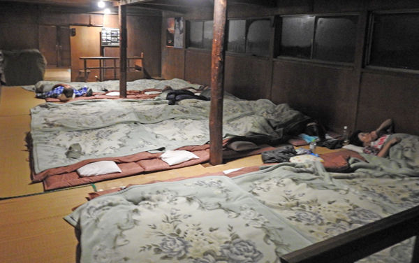 0黒百合ヒュッテの寝床600