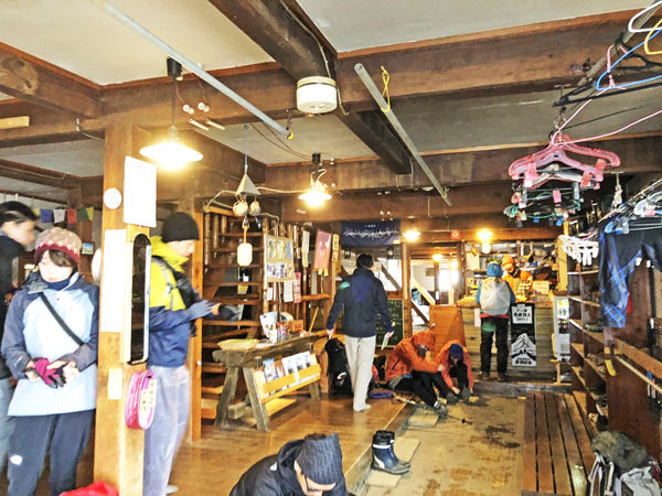 0赤岳頂上小屋600