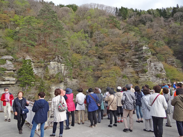 0塔のへつり見学650