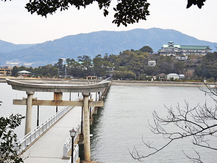 0竹島から望む蒲郡クラシックホテル700