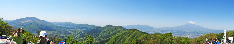 0金時山頂からのパノラマ2500