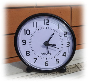 0 ダイソーの100円時計300