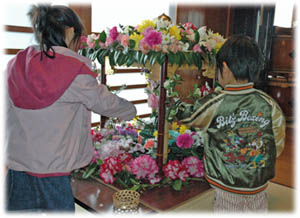 子どもの甘茶かけ