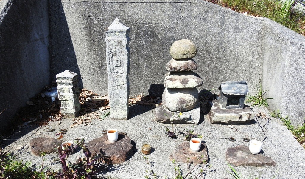 隠れキリシタン碑~松山市堀江町松尾 : とんぼ草