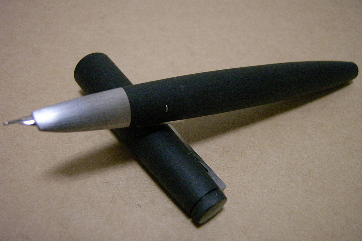 LAMY2000万年筆 : 不定期刊行かわら版