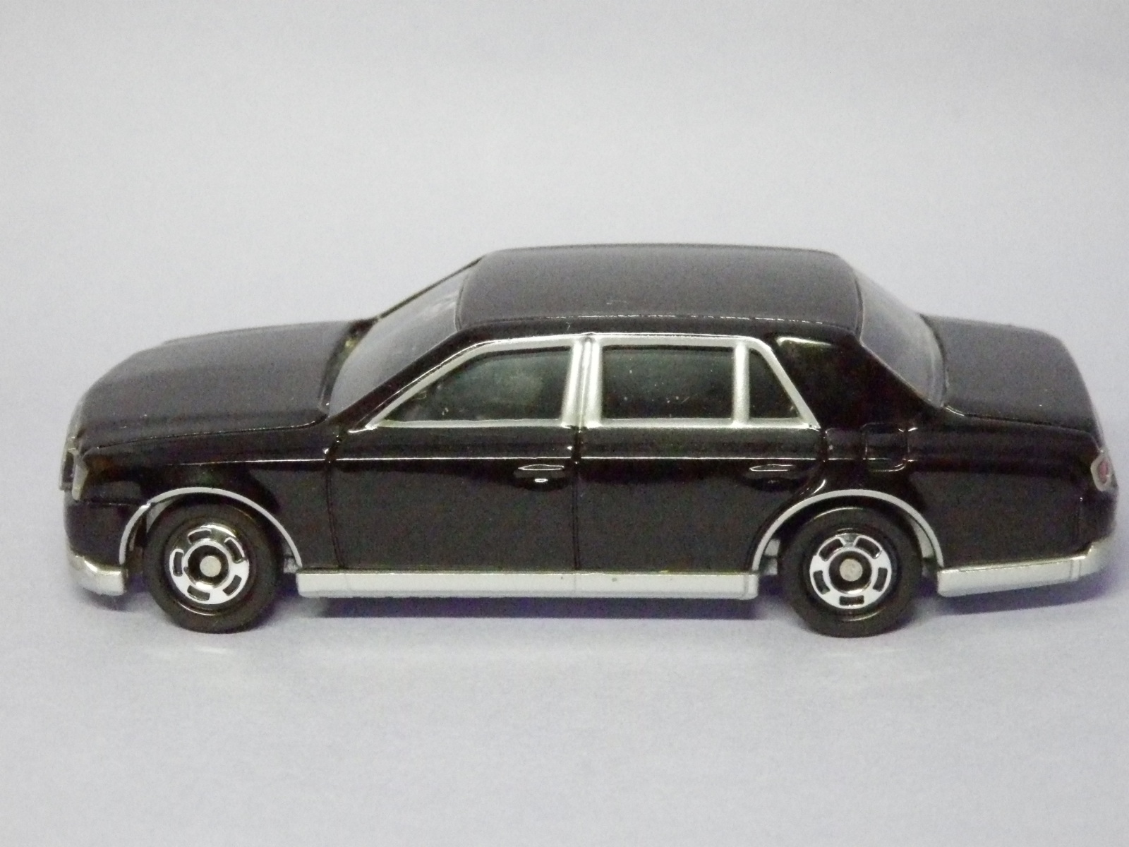 新品 トミカ 114 トヨタ センチュリー 霊柩車 宮型 改造 木製 ミニカー