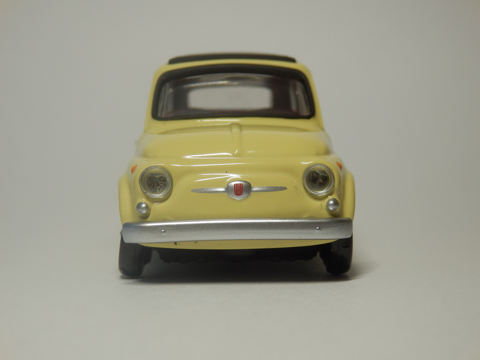 トミカプレミアム No.29 フィアット 500F レビュー : 気ままに