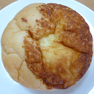 焼きカレーパン(たまご入り)