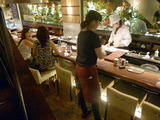 「萬野屋」