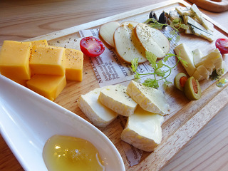 「肉バル吉田」