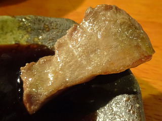 「炭火焼肉たむら」